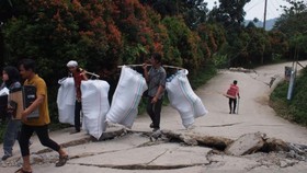 Tanah Bergerak di Bojong Koneng Bogor, 23 Bangunan Rusak