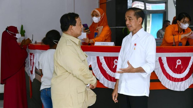 Prabowo Subianto mengatakan bahwa isi pertemuan dengan Presiden Joko Widodo (Jokowi) di Istana Kepresidenan pada Jumat (6/1) bersifat rahasia.