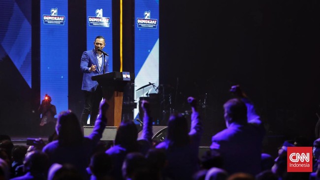 Partai Demokrat membalas kritik dua politikus PDIP Hasto Kristiyanto dan Adian Napitupulu yang sebelumnya menyentil AHY.