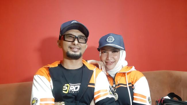 Andre Irawan digugat cerai Roro Fitria dan mengaku belum ada komunikasi dengan istri karena komunikasinya telah diputus.