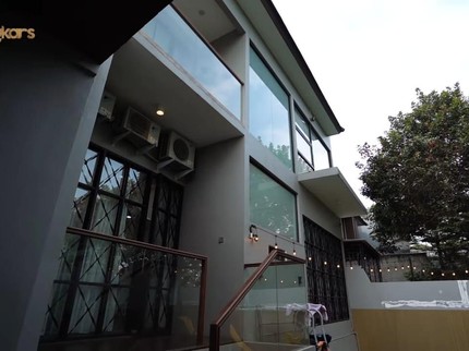 7 Potret Rumah Fitri Tropica, Keren Punya Mini Playground Pribadi!