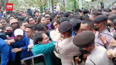 img-title VIDEO: Ricuh Demo BEM SI di Patung Kuda
