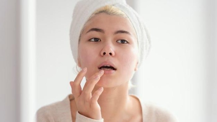 6 Cara Membuat Bibir Sehat dan Lembap Tanpa Harus Pakai Lip Produk, Siap Coba?