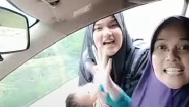Emak-emak Merengek Minta Maaf Usai Ngamuk & Ludahi Sopir Taksi Online
