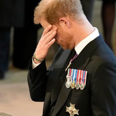 Bukan Keluarga, Pangeran Harry Tahu Ratu Elizabeth Meninggal dari Media