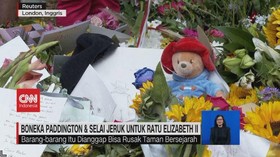VIDEO: Bunga dan Suvenir Diminati Pelayat Ratu Elizabeth II