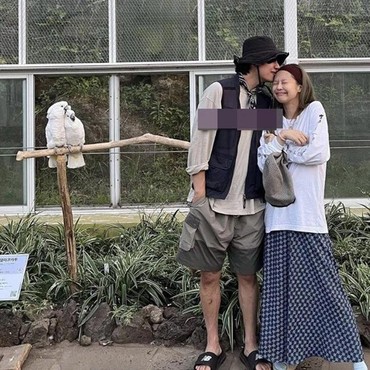 Diduga Foto Kencan V BTS & Jennie BLACKPINK di Pulau Jeju Tersebar