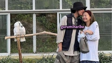 img-title Mesra Kecup Kening, Foto Diduga V BTS & Jennie BLACKPINK Kencan di Pulau Jeju