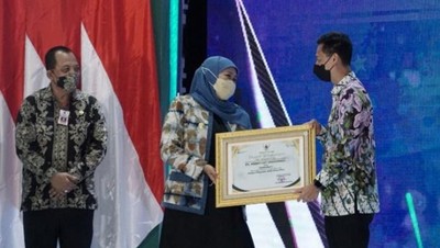 img-title Bangun Pabrik Smelter, Freeport Raih Penghargaan dari Gubernur Jatim