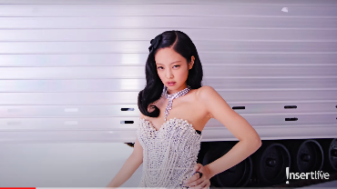 img-title Foto-foto Jennie BLACKPINK di Bak Mandi Tersebar, YG Akhirnya Bicara