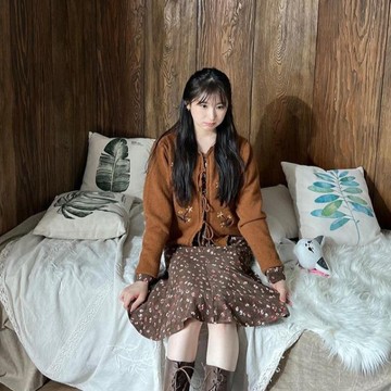 img-title Dikonfirmasi Debut Solo, Intip Fakta Menarik Lee Chae Yeon yang Disebut sebagai 'Feather Dancer'