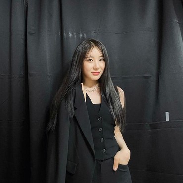 Lee Chaeyeon Eks IZ*ONE Bakal Debut Solo