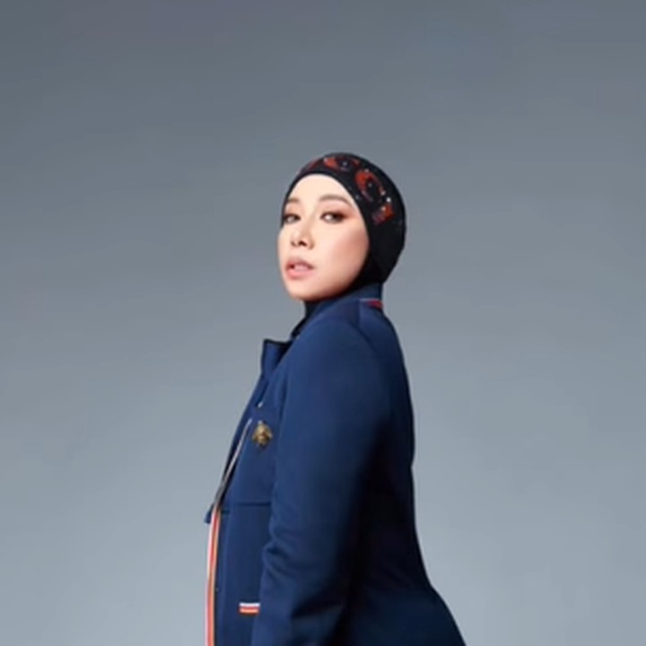 <p>Usai menjalan operasi bariatrik, Melly Goeslaw merasa tubuhnya jadi lebih sehat. Tak hanya itu, penampilannya juga bikin pangling karena sudah langsing. (Foto: Instagram @melly_goeslaw)</p>