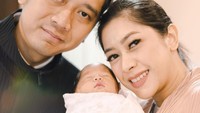 <p>Memasuki usia pernikahan ke-11, Aliya Rajasa dan Ibas Yudhoyono dikaruniai anak keempat mereka berjenis kelamin perempuan. Sebelumnya, pasangan ini telah dikaruniai tiga orang anak, yaitu dua laki-laki dan satu perempuan. (Foto: Instagram/ruby_26)</p>