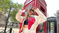 Ini 6 Gaya Mia Khalifa yang Disebut Tak Menghormati Ratu Elizabeth II