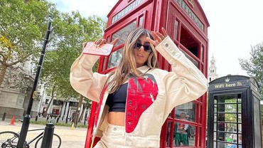 img-title Ini 6 Gaya Mia Khalifa yang Disebut Tak Menghormati Ratu Elizabeth II