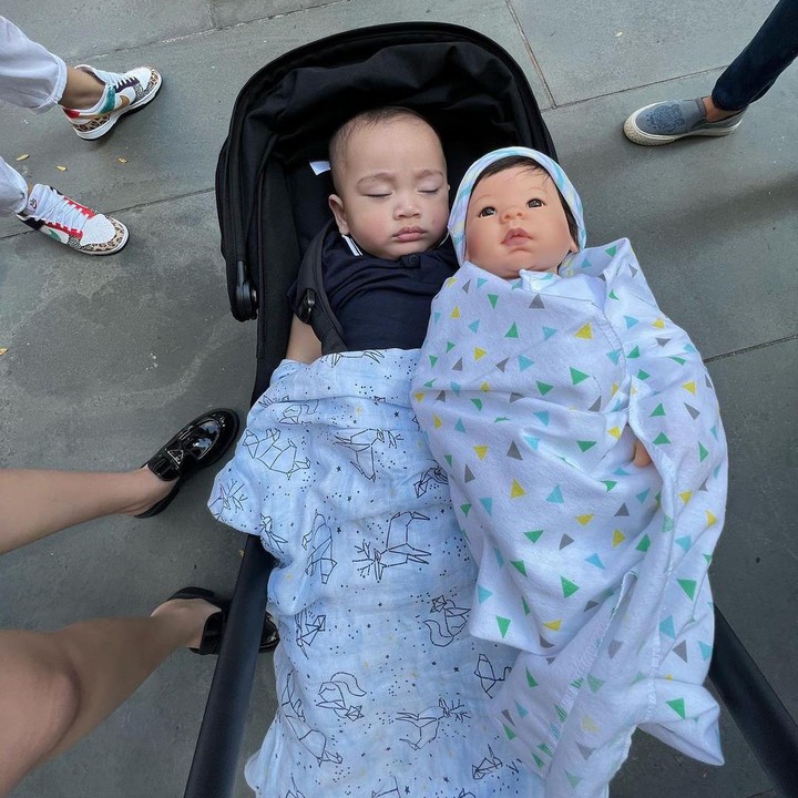 <p>Kita doakan semoga Rafathar, Rayyanza, dan keluarga, bisa kembali ke Indonesia dengan sehat dan selamat ya, Bunda! (Foto: Instagram: @raffinagita1717)</p>