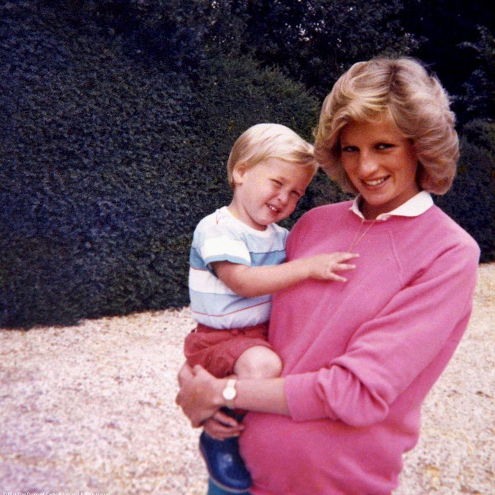 <p>Selamat ulang tahun Pangeran Harry. Kita doakan segala kebaikan dan bahagiaan untuk ayah dua anak ini ya, Bunda. (Foto: Instagram @princeandprincessofwales)</p>