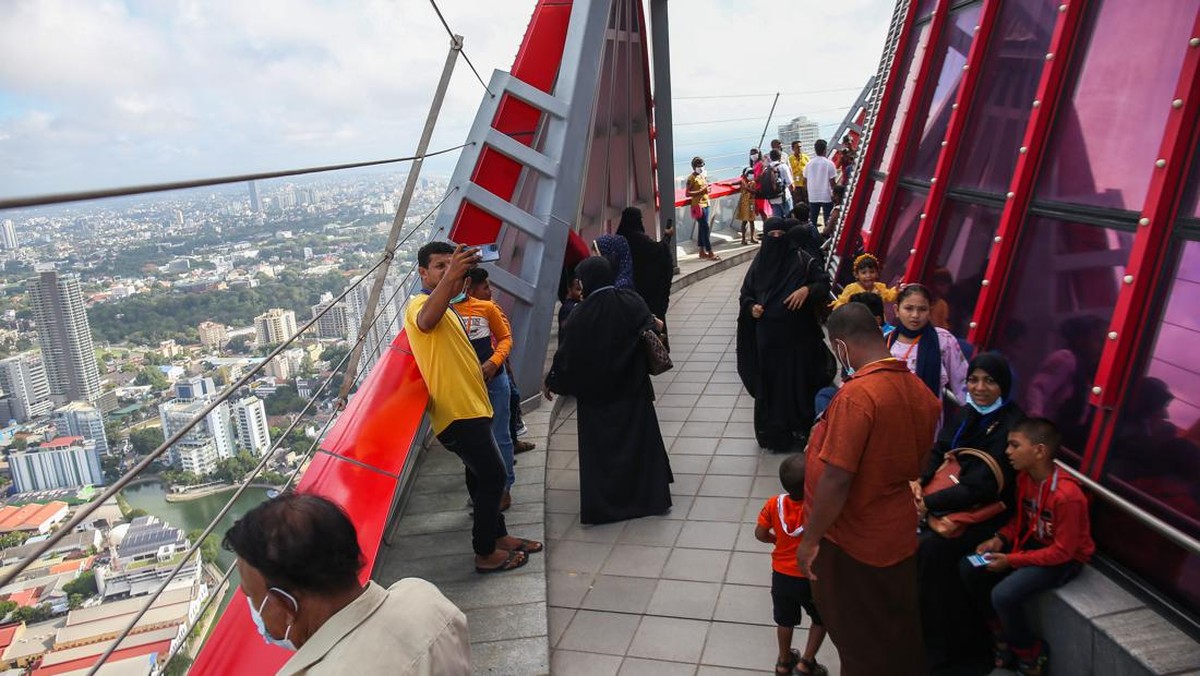 FOTO: Cahaya Memukau Menara Teratai Kolombo di Sri Lanka