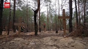VIDEO: Rusia Mundur Dari Kharkiv, Kuburan Massal Ditemukan Dalam Hutan