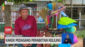 VIDEO: Kisah Kakek Pedagang Perabotan Keliling