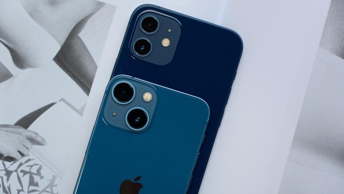 Kilas Balik Transformasi iPhone Pertama di 2007 hingga Terbaru iPhone 14, Fitur Makin Canggih! Kilas Balik Transformasi iPhone Pertama di 2007 hingga Terbaru iPhone 14, Fitur Makin Canggih!