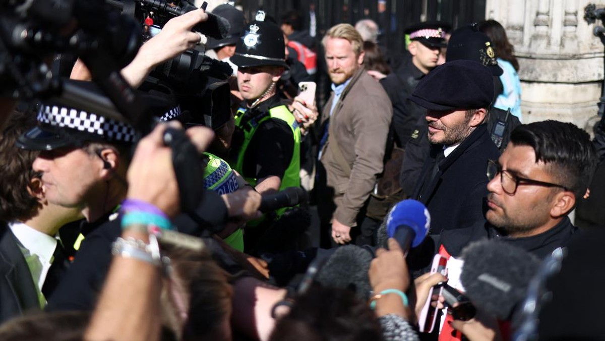 FOTO: David Beckham Antre 12 Jam Demi Melayat Ratu Elizabeth II
