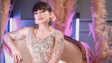 img-title Pembelaan Dinar Candy Usai Dituding Jadi Pelakor