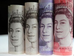 Inggris Belum Akan Ubah Potret Elizabeth II dalam Mata Uang