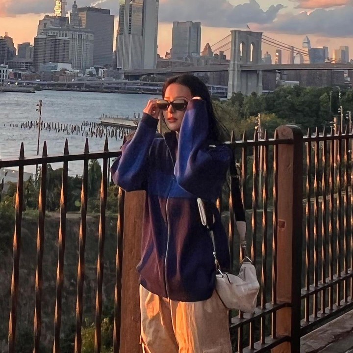 <p>Selain menghadiri acara tersebut, wanita dengan nama lengkap Kang Seulgi ini juga menikmati suasana di New York, Amerika Serikat. (Foto: Instagram @hi_sseulgi)<br /><br /><br /></p>