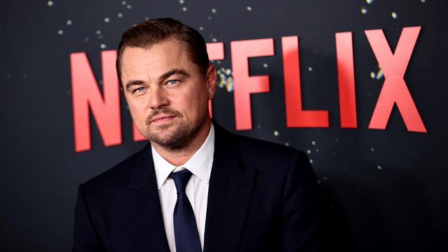 Leonardo DiCaprio jadi bulan-bulanan netizen setelah dia kedapatan dekat dengan seorang model perempuan berusia 19 tahun.