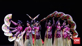 FOTO: Menonton Pertunjukan Musik Tradisional Korsel di Jakarta
