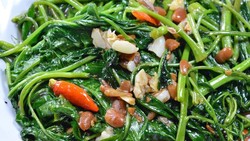 img-title Resep Oseng-oseng Kangkung Ikan Peda, Murah Meriah