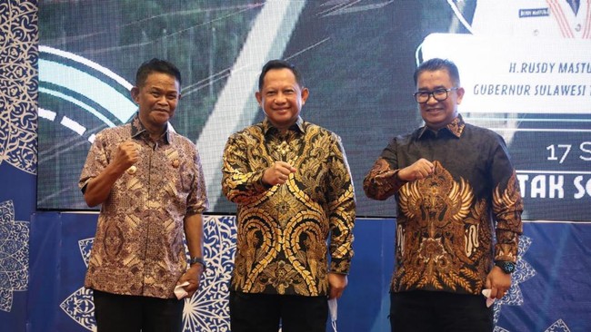 Menteri Dalam Negeri Tito Karnavian pada acara Kongres ke-III IKAPTK Sulawesi Tengah mengharapkan alumni IPDN dapat menjadi agen perubahan.
