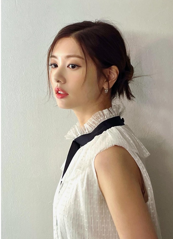 Setelah sukses memerankan karakter Mu-deok dalam drama Alchemy of Souls, Jung So Min kembali menunjukkan pesona aktingnya lewat film Project Wolf Hunting yang rilis bulan ini. (Foto: dok. Instagram Somin JJ)