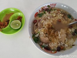 Mencicipi Lezatnya Soto Ayam Khas Pacitan di Warung Ponadi