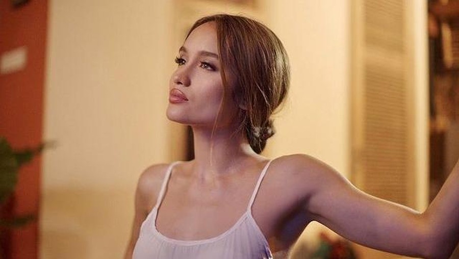 Cinta Laura