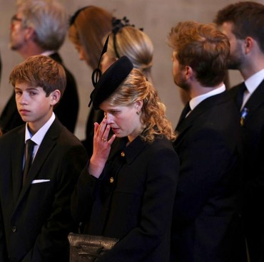 7 Potret Viscount Severn Cucu Termuda Ratu Elizabeth II di Upacara Jaga Peti