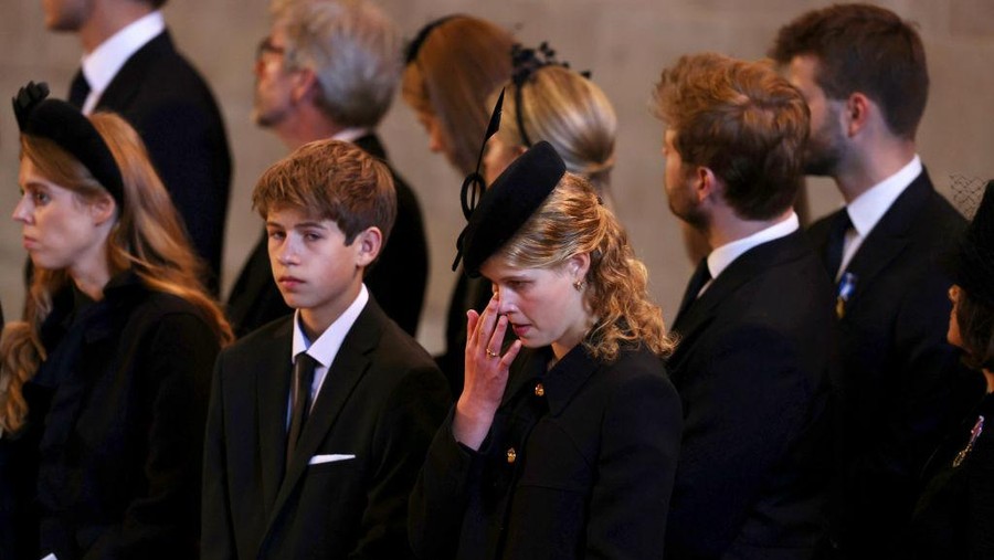 LONDON, ENGLAND - SEPTEMBER 14: James, Viscount Severn and Lady Louise Windsor pay their respects in The Palace of Westminster during the procession for the Lying-in State of Queen Elizabeth II on September 14, 2022 in London, United Kingdom. Queen Elizabeth II's coffin is taken in procession on a Gun Carriage of The King's Troop Royal Horse Artillery from Buckingham Palace to Westminster Hall where she will lay in state until the early morning of her funeral. Queen Elizabeth II died at Balmoral Castle in Scotland on September 8, 2022, and is succeeded by her eldest son, King Charles III. (Photo by Ian Vogler - WPA Pool/Getty Images)