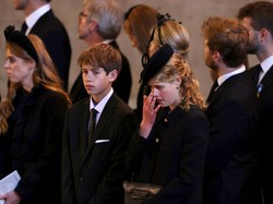 7 Potret Viscount Severn Cucu Termuda Ratu Elizabeth II di Upacara Jaga Peti