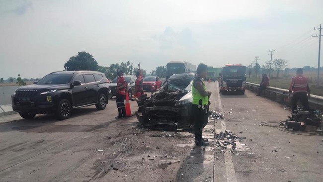 Dirjen Bina Marga Kementerian PUPR Hedy Rahadian menduga pelaku pembakaran lahan di pinggir Tol Pejagan-Pemalang adalah warga.