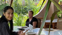 <p>Baru-baru ini, Maudy Koesnaedi membagikan sederet aktivitasnya di Bali. Ia tengah menghabiskan waktu bersama mertua bule. (Foto: Instagram @maudykoesnaedi)</p>