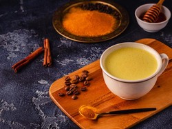 Cara Membuat Kopi Kunyit untuk Cegah Diabetes dan Penuaan Dini