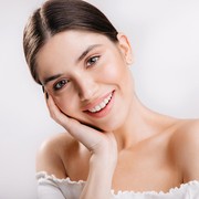 Mau Punya Kulit Sehat Glowing? 6 Jenis Makanan Ini Sebaiknya Tidak Sering Dikonsumsi!