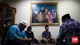 Jenazah Azyumardi Tiba Malam Ini, Disalatkan di UIN Pukul 8 Besok