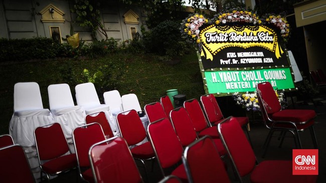 Sejumlah karangan bunga ucapan belasungkawa memenuhi rumah duka Ketua Dewan Pers dan Guru Besar UIN Jakarta Prof Azyumardi Azra di Ciputat Timur.