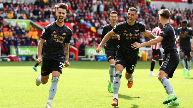 Arsenal membantai Brentford 3-0 pada pekan kedelapan Liga Inggris di Stadion Gtech Community, Minggu (18/9).