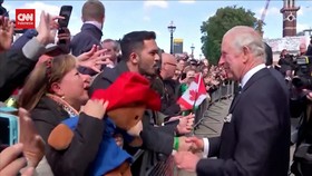 VIDEO: Raja Charles III Sambangi Antrean Pelayat Ratu Elizabeth