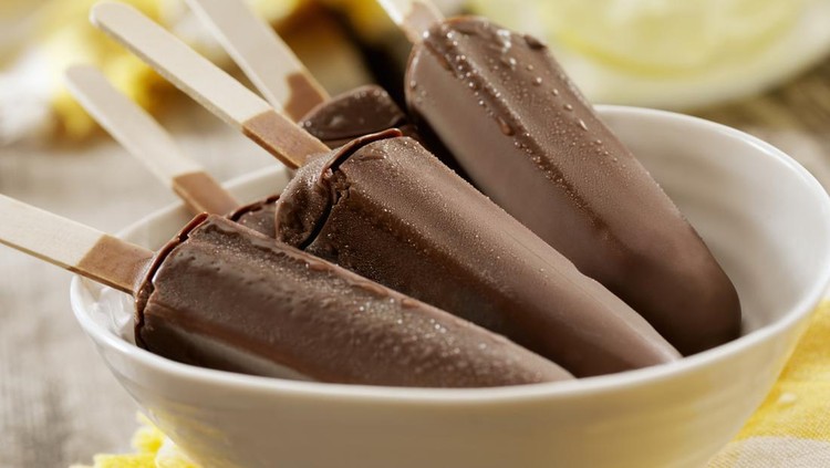 Chocolate and Fudge Popsicles at a Picnic with Lemonade in the Background- Photographed on Hasselblad H3D2-39mb Camera