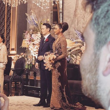 10 Potret Pernikahan Amanda Khairunnisa & Kekasih Bule, Mewah & Glamour!